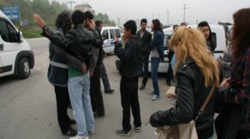 Kutlama i&ccedil;in Zonguldak'a giden k&uuml;&ccedil;&uuml;k yaştaki &ouml;ğrenciler ailelerine teslim edildi