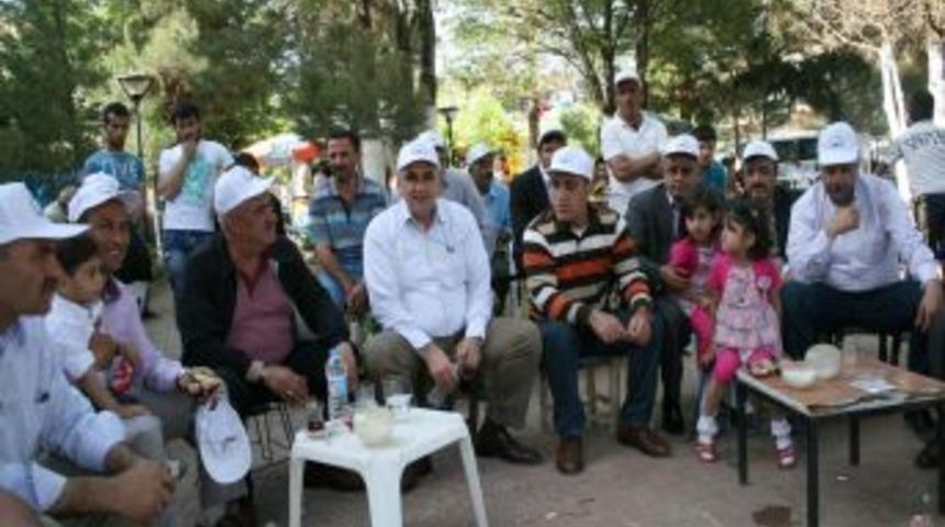 İş&ccedil;i Bayramı'nda iş&ccedil;ilere 200 lira m&uuml;jdesi