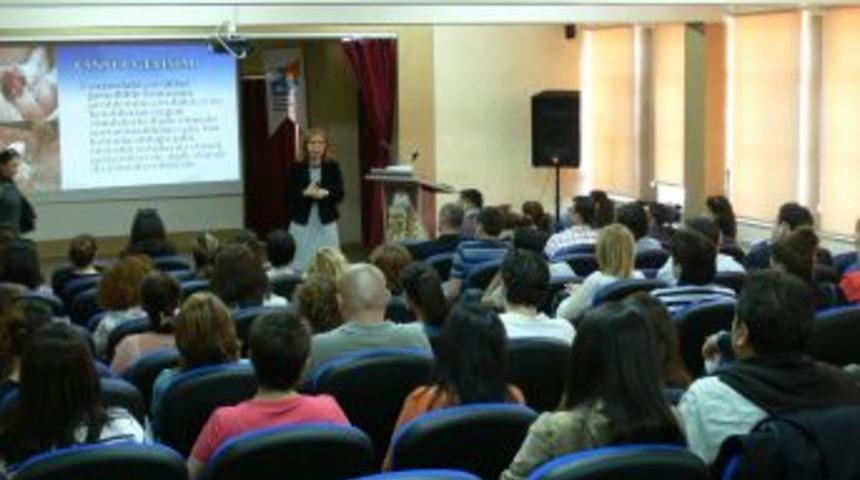 Do&ccedil;. Dr. G&uuml;l&ccedil;in G&uuml;ven`den &Ouml;ğrenci Velilerine Eğitim Semineri