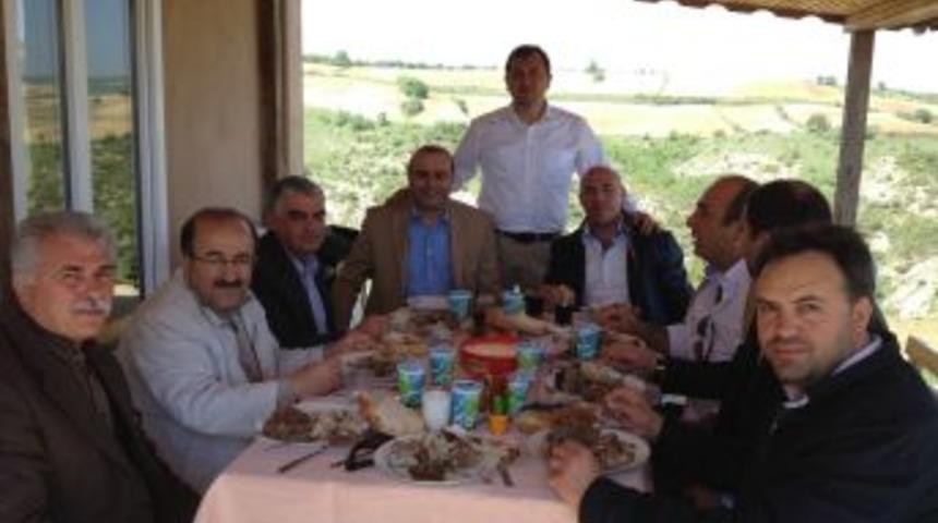 Trabzon Belediye Başkanı G&uuml;mr&uuml;k&ccedil;&uuml;oğlu'ndan Kambur'a Ziyaret