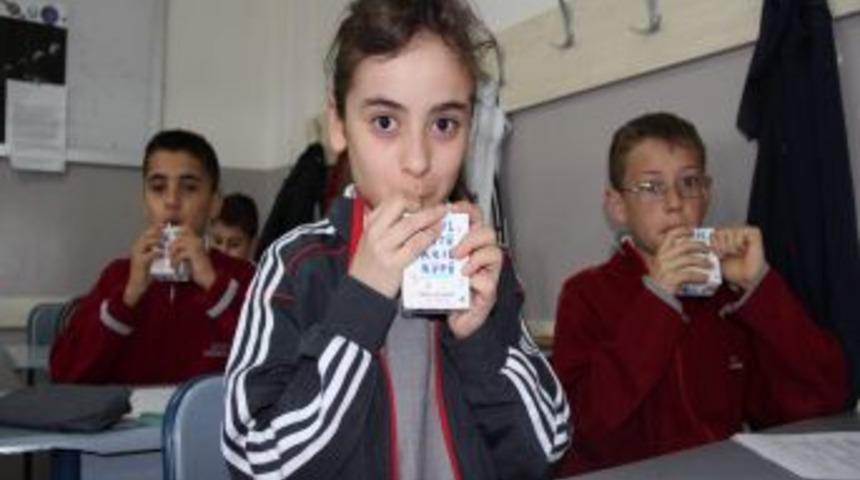 Bursa'da 220 Bin &Ccedil;ocuğun &Uuml;cretsiz S&uuml;t Sevinci