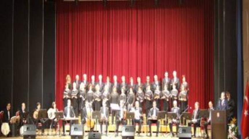 Devlet Sanat&ccedil;ısı Prof. Dr. Nevzad Atlığ'a saygı konseri d&uuml;zenlendi