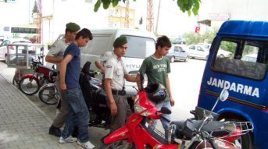 Motosiklet &Ccedil;alan 2 Kişi Yakalandı