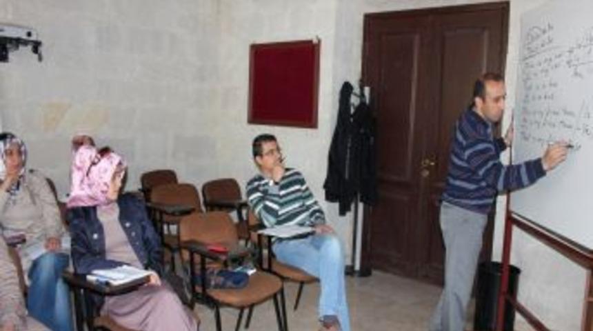 Kapem'de İngilizce Dil Eğitimi S&uuml;r&uuml;yor