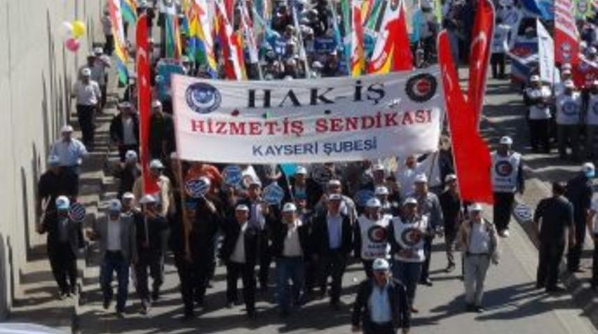 Hizmet-İş Sendikası 1 Mayıs'ı Tandoğan'da Kutladı