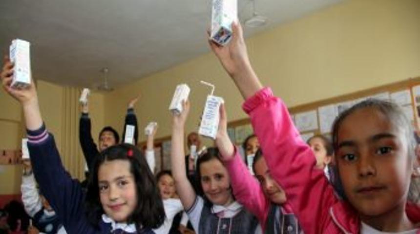 S&uuml;t Dağıtımı Deprem B&ouml;lgesi Van'da Da Başladı