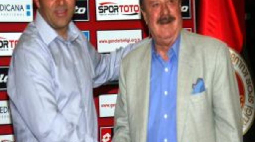 Gen&ccedil;lerbirliği Fuat &Ccedil;apa İle Nikah Tazeledi