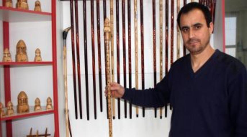 K&uuml;mbet Başlıklı Baston İlgi G&ouml;r&uuml;yor