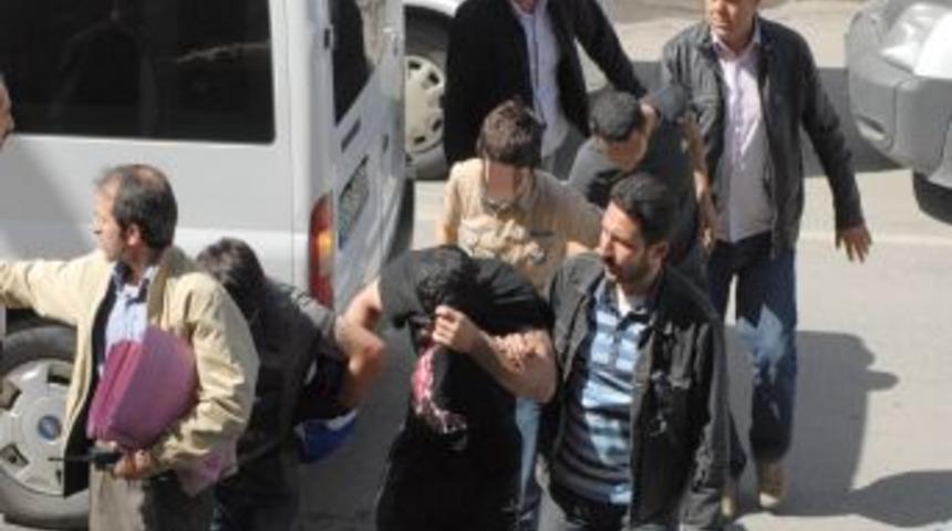 Evlerden Hırsızlık Yapan 5 Kişi Adliyeye Sevk Edildi