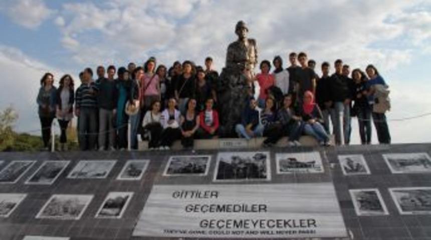 Gen&ccedil; Denizlililer &Ccedil;anakkale'de