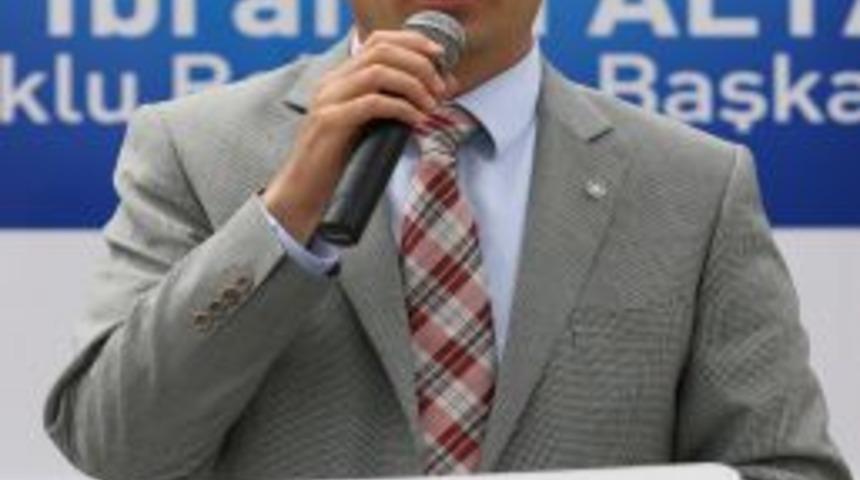 Sel&ccedil;uklu Belediyesi Asfalt Sezonunu A&ccedil;tı