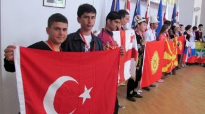 Aksaray &Ouml;zel Sema, Sosyal Bilimler Olimpiyatı'nda d&uuml;nya 2'ncisi oldu