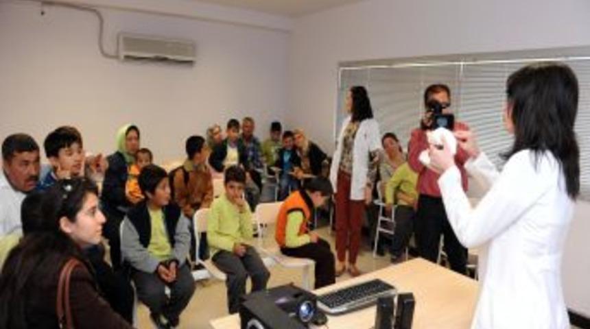 Otizmli &Ccedil;ocukların Dişleri Kontrol Edildi