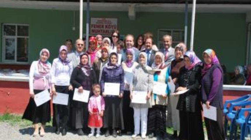 Bafra'da A&ccedil;ev Eğitimine Katılan Kursiyerlere Belgeleri Verildi