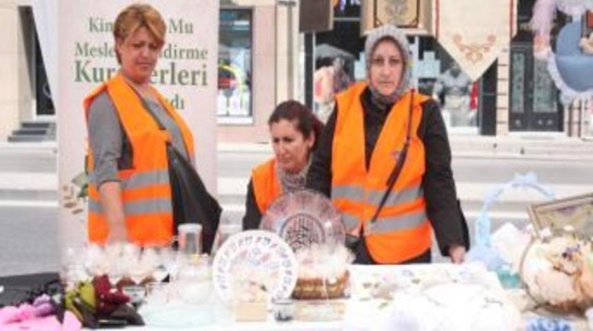 Hayırda yarışanlar kermeste buluştu