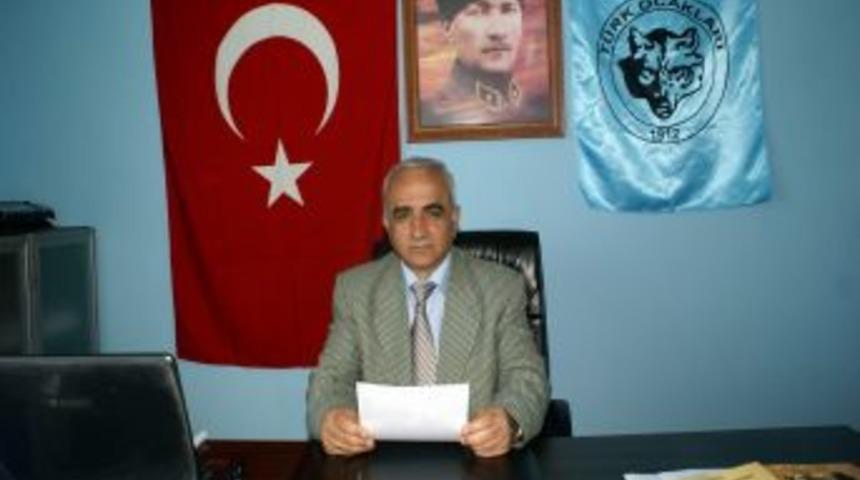 Ahmet &Ccedil;ekim'den 3 Mayıs T&uuml;rk&ccedil;&uuml;l&uuml;k G&uuml;n&uuml; Mesajı