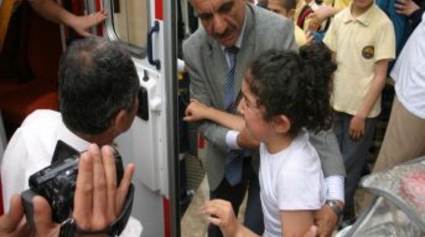 Adana'da s&uuml;tten zehirlenen 200 civarında &ouml;ğrenci hastaneye kaldırıldı