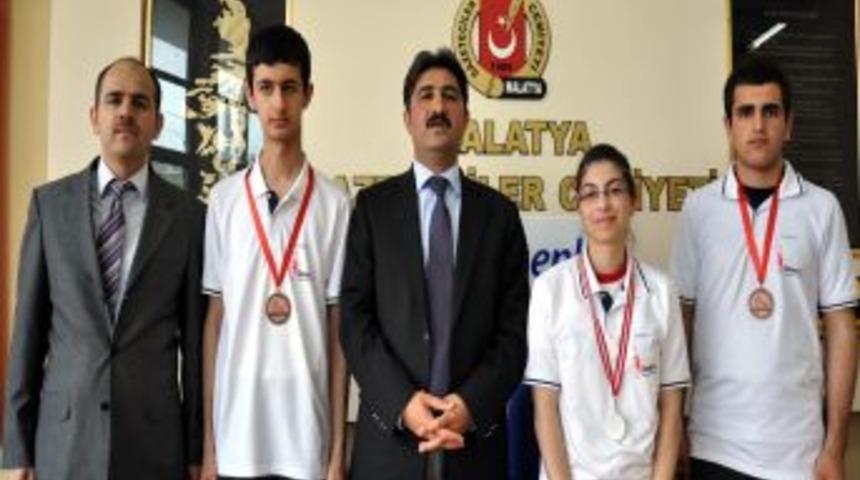 Rahime Batu Koleji, İYİPO'da d&uuml;nya 3.'s&uuml; oldu