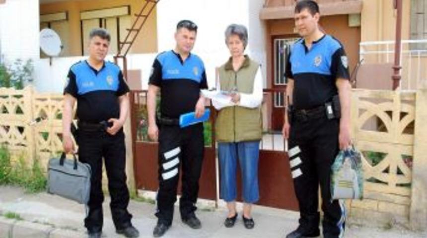 Salihli Emniyeti Kapı Kapı Dolaşıp Uyardı