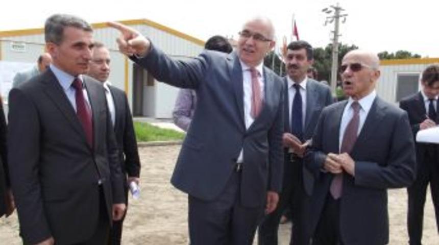 &Ccedil;orum Valisi Nurullah &Ccedil;akır Osmancık'ta İncelemelerde Bulundu