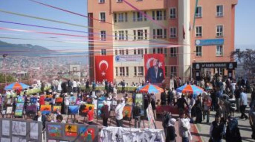 Sahil Koleji'nin 1. Proje ve Resim Sergisi beğeni topladı