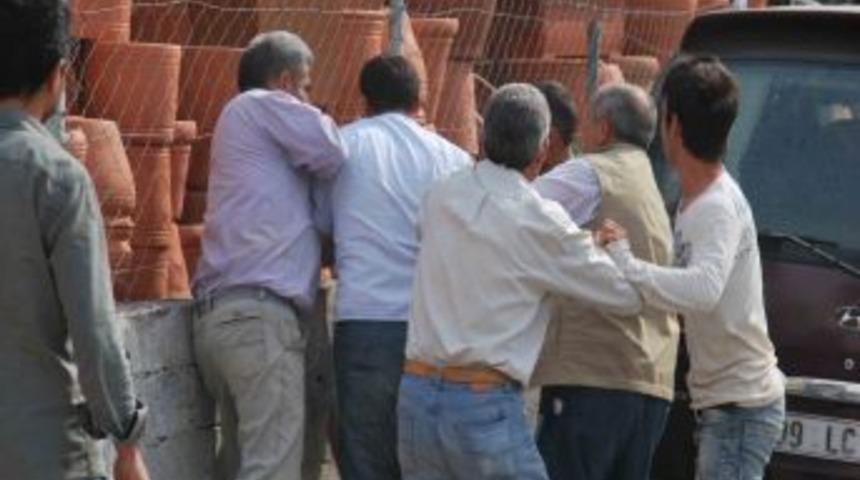 Marmaris'te Sokak Ortasında Tekme Tokat Kavga