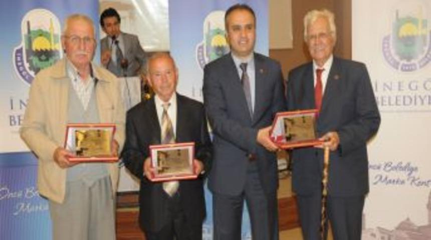 İneg&ouml;l&rsquo;e hizmet edenlere vefa ve ş&uuml;kran &ouml;d&uuml;l&uuml; verildi