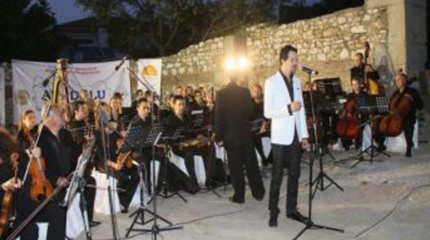 Anadolu Flarmoni Orkestrası Akhisar'da Konser Verdi