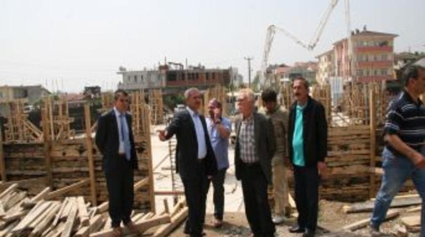 Başkan Dişli, Hızırtepe Kapalı Modern Semt Pazaryeri'nde Y&uuml;r&uuml;t&uuml;len &Ccedil;alışmaları İnceledi