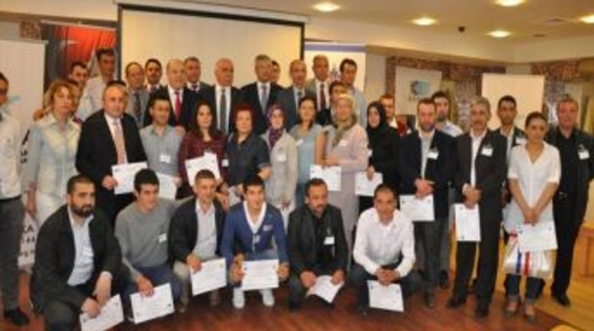 D&uuml;zce'de Girişimciler Sertifikalarını Aldı