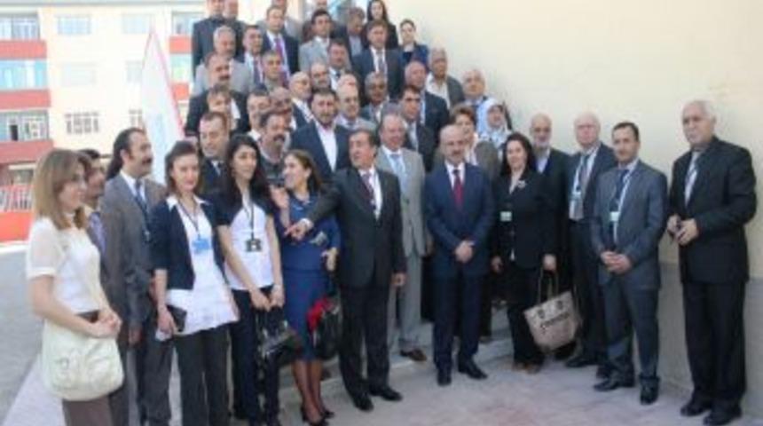 Vali &Ccedil;i&ccedil;ek: K&uuml;lt&uuml;r&uuml;m&uuml;z&uuml; gelecek nesillere aktarmak &ccedil;ok &ouml;nemli