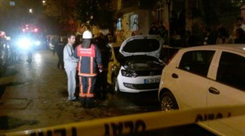 Park halindeki ara&ccedil;ları benzin d&ouml;kerek yakmaya &ccedil;alıştılar