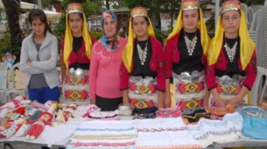 Fethiye'de K&ouml;y Okulundan Renkli Kermes
