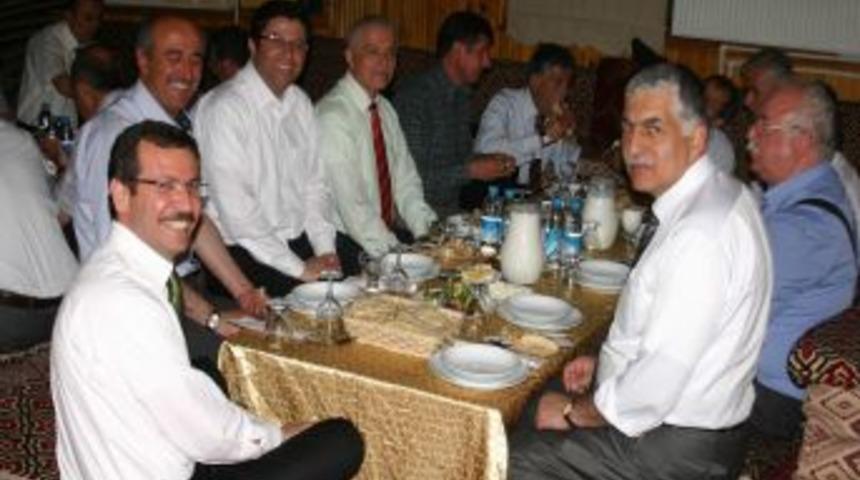 İl M&uuml;d&uuml;rleri Veda Yemeğinde Buluştu