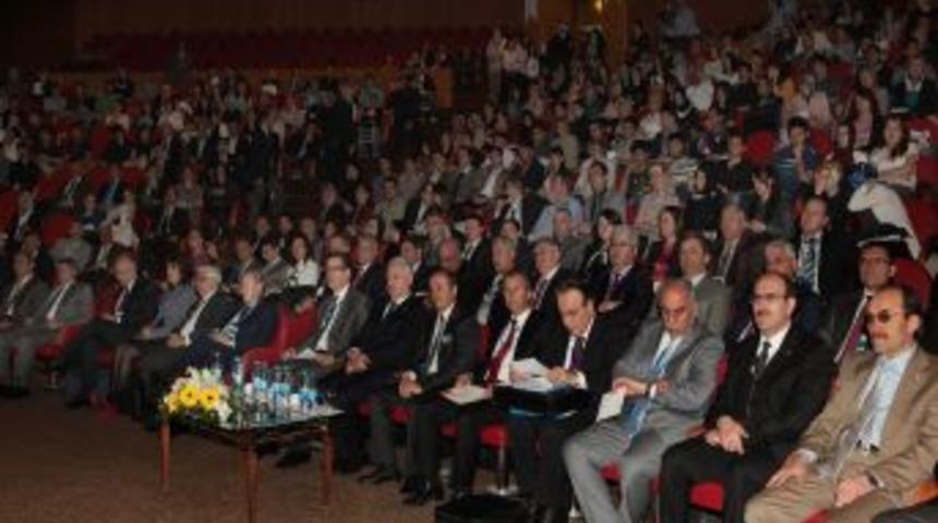 1.uluslararası T&uuml;rk-Ermeni İlişkileri Ve B&uuml;y&uuml;k G&uuml;&ccedil;ler Sempozyumu