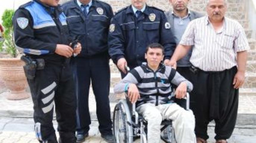 Mavi Kapakla Engeller Aşıldı