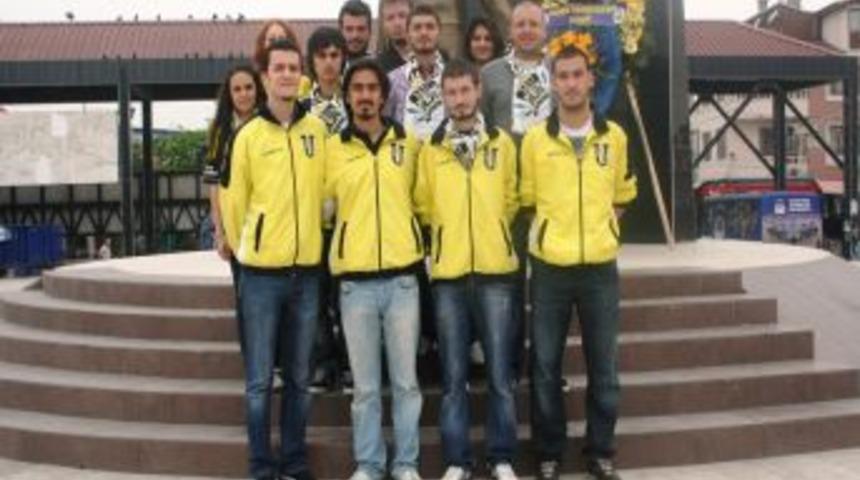 Atat&uuml;rk'&uuml;n Fenerbah&ccedil;e Spor Kul&uuml;b&uuml;n&uuml;n Ziyaret Edişinin 94. Yıld&ouml;n&uuml;m&uuml;