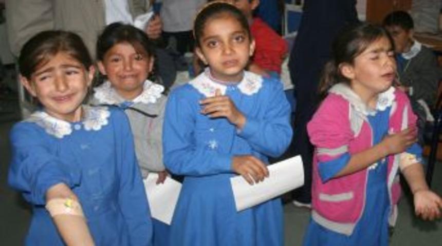 Muş'ta rahatsızlanan 40 &ouml;ğrenci hastaneye kaldırıldı