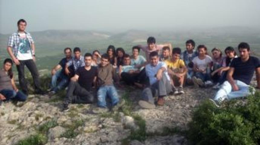 &Uuml;niversiteliler Kozan&rsquo;ı gezdi