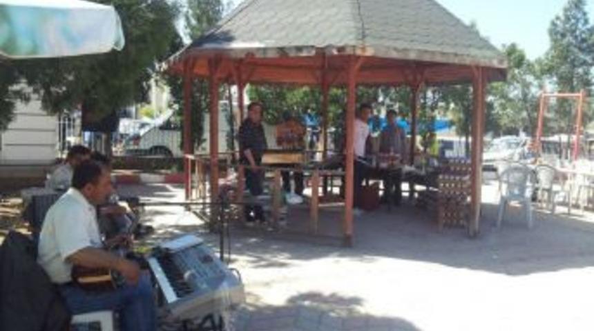 Okullarının İhtiya&ccedil;ları İ&ccedil;in Kermes D&uuml;zenlediler