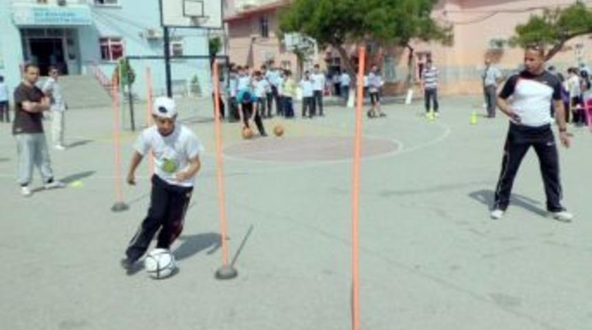 CB&Uuml; &ouml;ğrencileri &lsquo;Hayat Aktif ve T&uuml;t&uuml;ns&uuml;z G&uuml;zel&rsquo; projesi başlattı