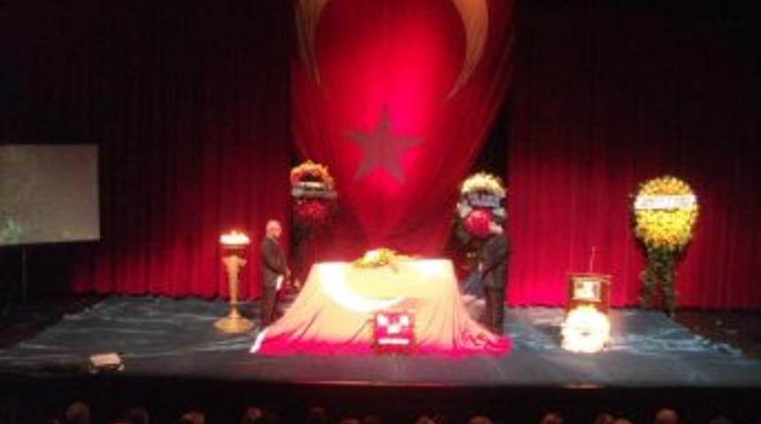 T&uuml;rel i&ccedil;in Muhsin Ertuğrul Sahnesi&rsquo;nde t&ouml;ren d&uuml;zenlendi