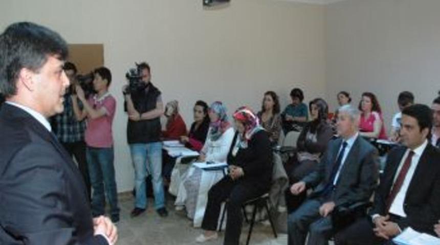 Vali Erden, kursiyerleri ziyaret etti