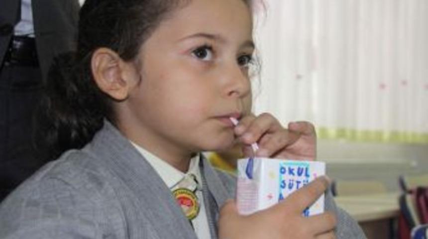 Rize&rsquo;de yaklaşık 2 bin 700 veli &ccedil;ocuklarına s&uuml;t verilmesini kabul etmedi