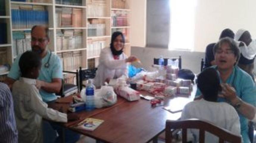 Doktorlar Kenya&rsquo;ya şifa taşıdı