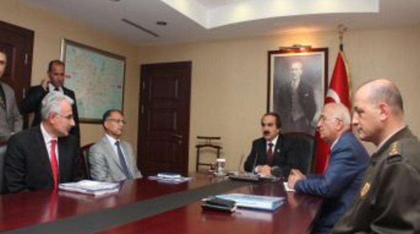 Vali Coş: Uyuşturucuda amacımız bataklığı kurutmaktır