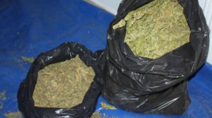 Gaziantep'te 16 kilogram esrar ele ge&ccedil;irildi