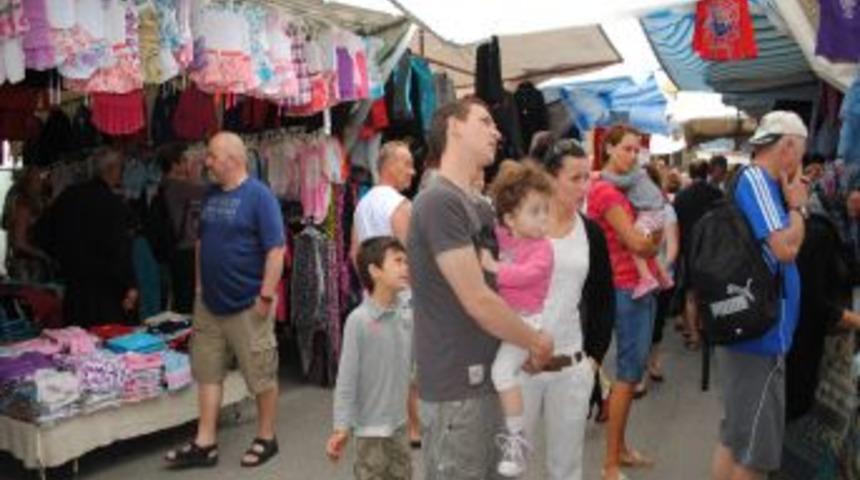 Hollandalı ve İskandinav turistler, esnafın y&uuml;z&uuml;n&uuml; g&uuml;ld&uuml;rd&uuml;