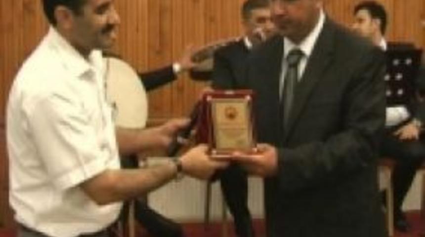 Bekir Yaşar&rsquo;a &lsquo;destek&rsquo; plaketi