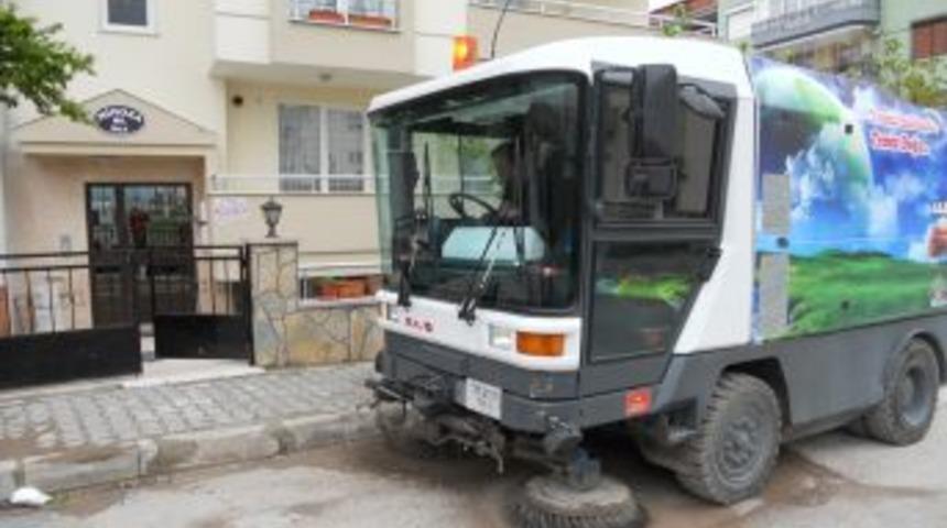 Balıkesir Belediyesi mahallelerde bahar temizliği yapıyor